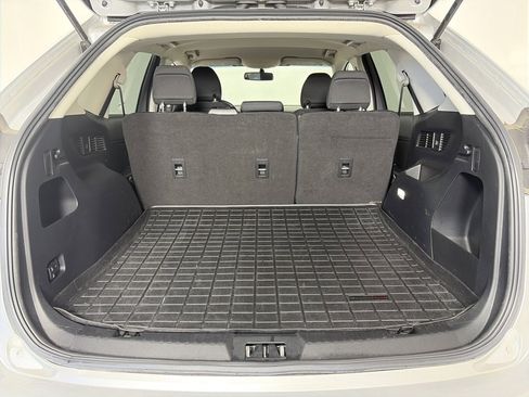 Used 2018 Ford Edge SEL image 27