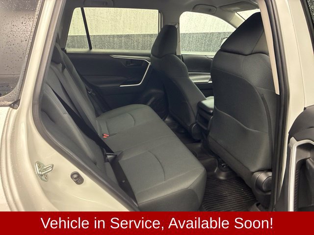 Used 2021 Toyota RAV4 LE AWD/4WD image 12
