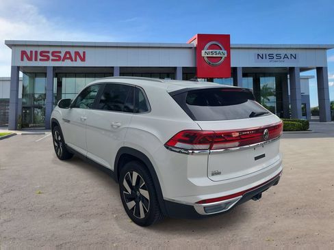 Used 2024 Volkswagen Atlas Cross Sport SEL AWD/4WD image 4