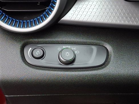 Used 2024 Chevrolet Trax LS image 24