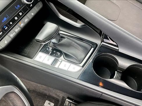 Used 2021 Hyundai Elantra SEL w/ Convenience + Premium Package FWD image 13