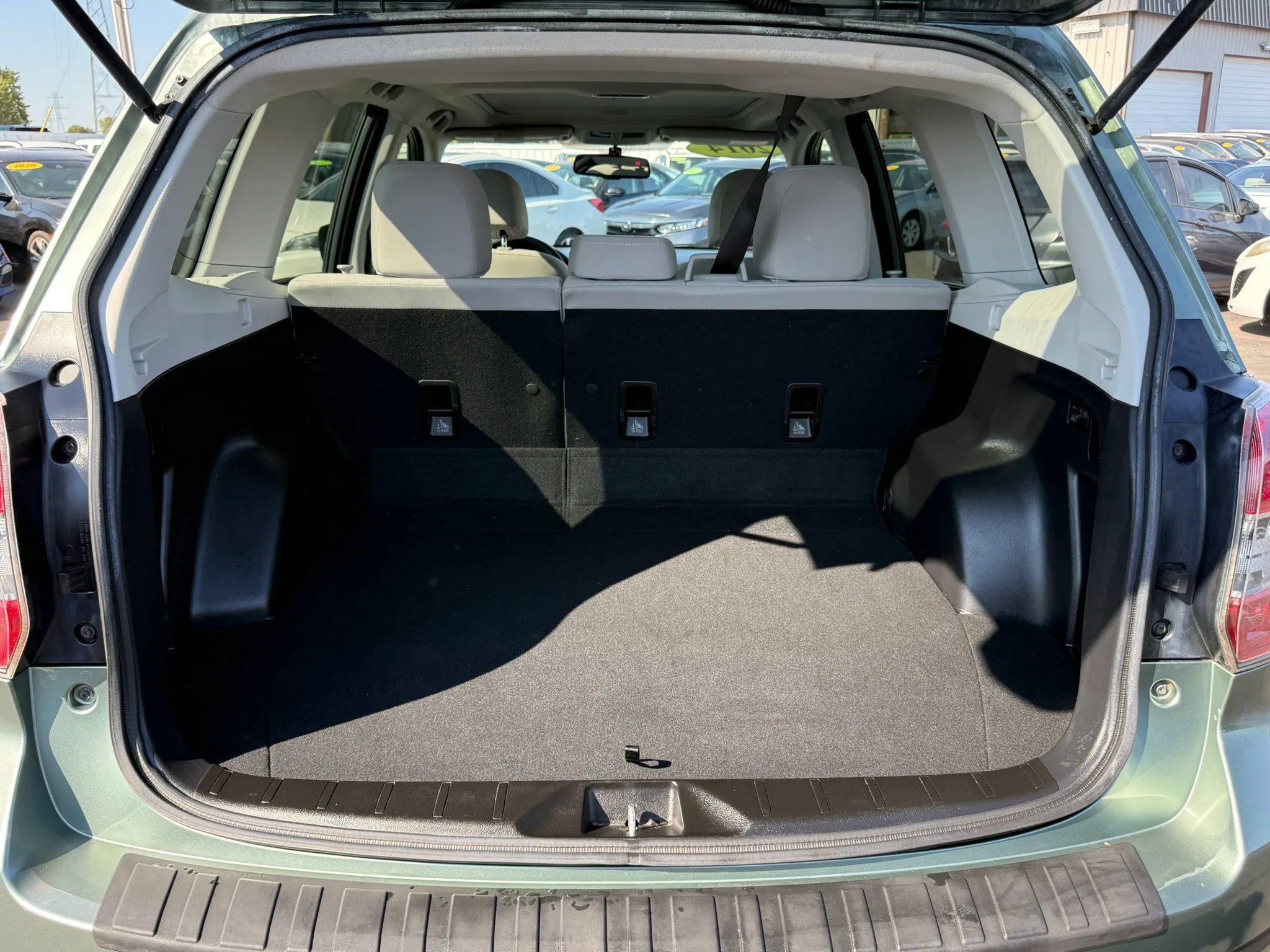 Used 2014 Subaru Forester 2.5i Premium AWD/4WD image 34