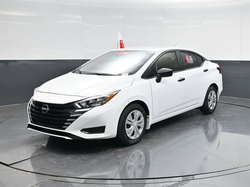 Used 2025 Nissan Versa S w/ Trunk Package image 7