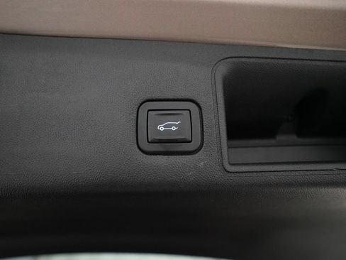 Used 2019 GMC Terrain SLT w/ Preferred Package AWD/4WD image 15