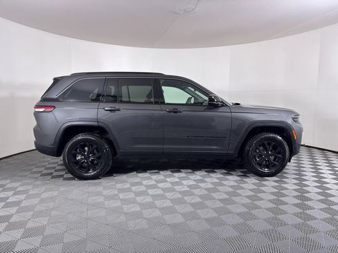 New 2026 Jeep Grand Cherokee Altitude image 15