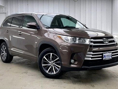 Used 2017 Toyota Highlander XLE image 35