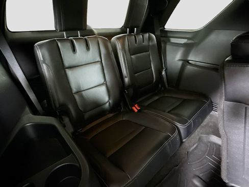 Used 2017 Ford Explorer Limited image 26