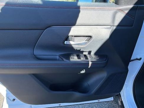 New 2026 Nissan Kicks SR w/ Cold Weather Package image 19