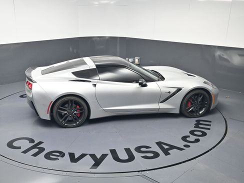 Used 2016 Chevrolet Corvette Stingray Coupe w/ Carbon Flash Badge Package image 31