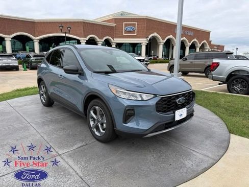 Used 2025 Ford Escape ST-Line w/ Tech Pack #1 FWD image 1