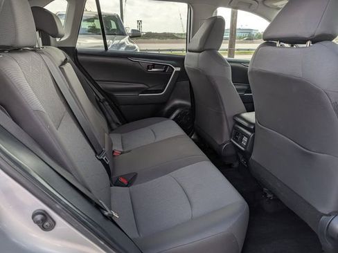 Used 2025 Toyota RAV4 XLE FWD image 29