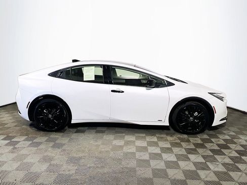 Used 2025 Toyota Prius AWD image 9