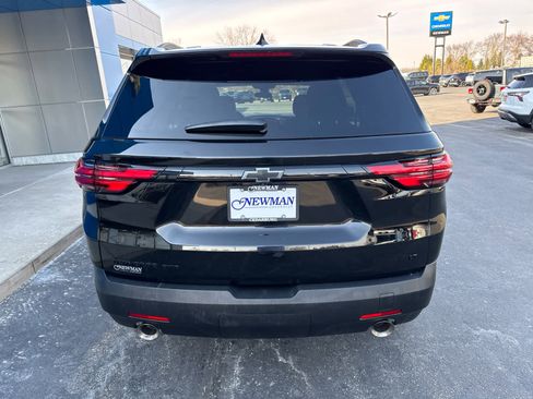 Used 2023 Chevrolet Traverse LT w/ Midnight/Sport Edition image 9