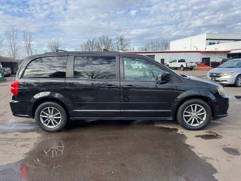 Used 2014 Dodge Grand Caravan R/T image 6