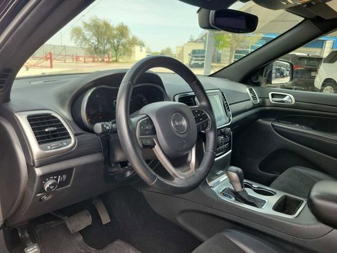 Used 2019 Jeep Grand Cherokee Altitude image 10