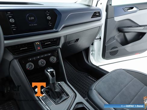Used 2023 Volkswagen Taos SE w/ Black Wheel Package FWD image 23