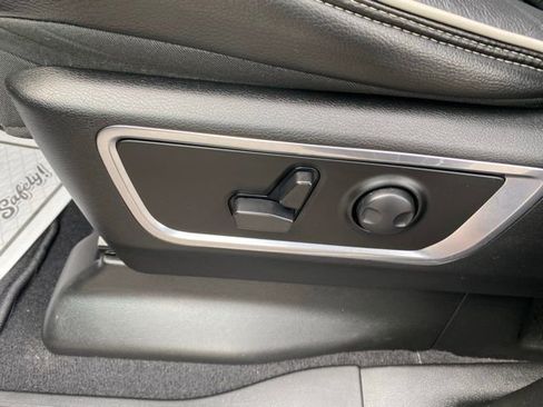 Used 2025 RAM 1500 Laramie w/ Sport Appearance Package AWD/4WD image 22