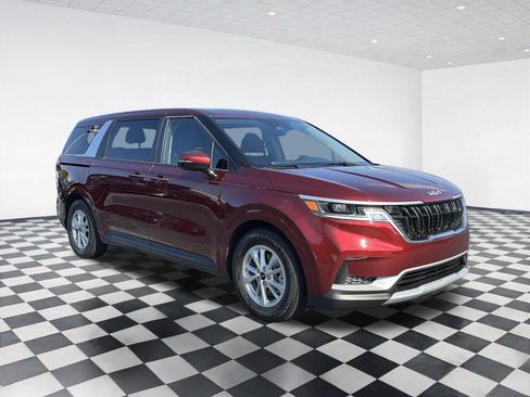 Used 2024 Kia Carnival LX FWD image 3