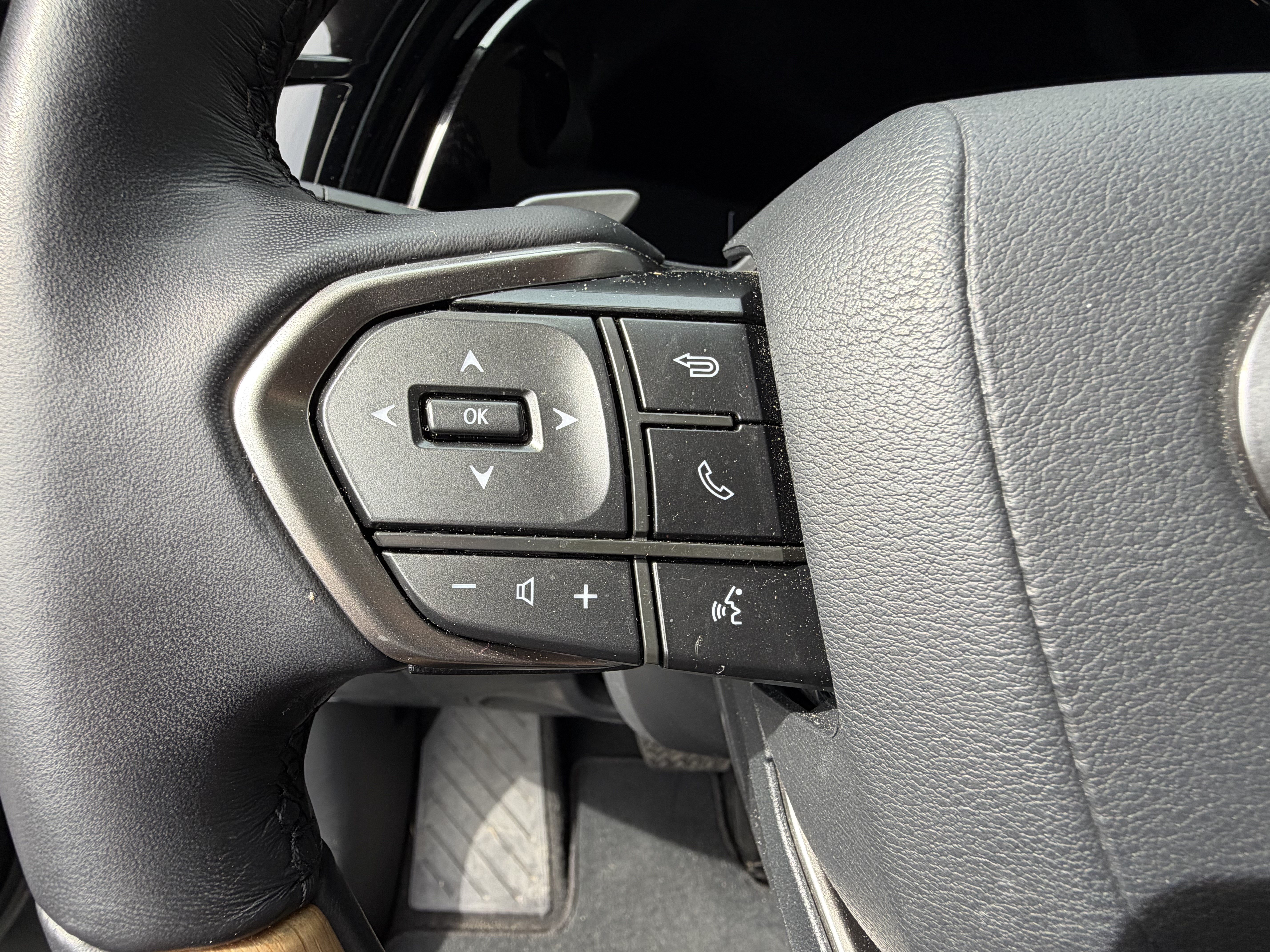 Certified 2025 Lexus RX 350 Premium Plus w/ Accessory Package (Z1) FWD image 18