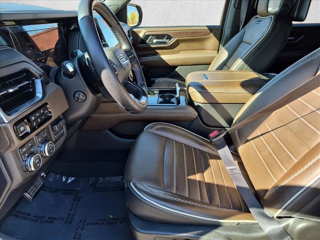 Certified 2025 GMC Yukon Denali Ultimate AWD/4WD image 17
