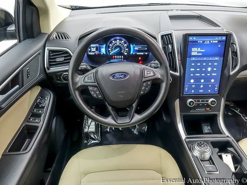 Used 2024 Ford Edge SE w/ Black Appearance Package image 13