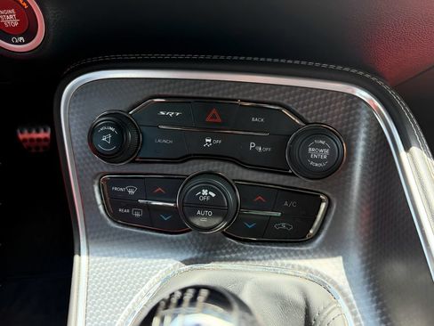 Used 2016 Dodge Challenger SRT Hellcat RWD image 16