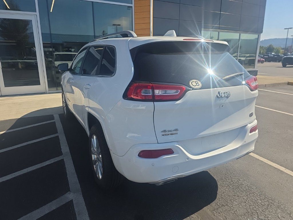 Used 2017 Jeep Cherokee Overland w/ Technology Group AWD/4WD image 5