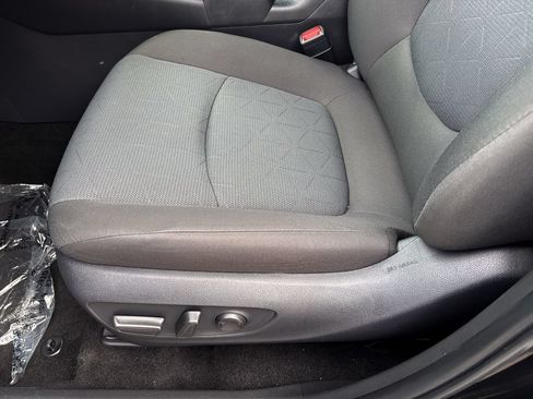 Used 2025 Toyota RAV4 XLE AWD/4WD image 20
