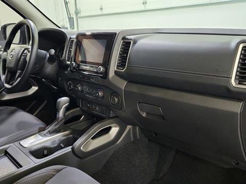 Used 2024 Nissan Frontier SV w/ Technology Package image 25