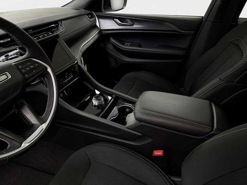 New 2026 Jeep Grand Cherokee Laredo X AWD/4WD image 28