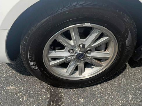 Used 2006 Ford Mustang Coupe RWD image 18