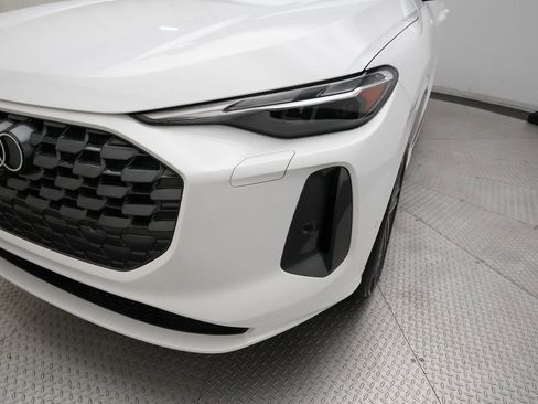 Used 2025 Audi Q5 Premium w/ Convenience Package AWD/4WD image 24