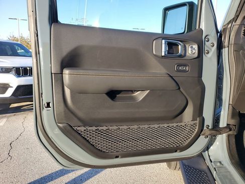 New 2026 Jeep Wrangler Unlimited Sahara AWD/4WD image 18