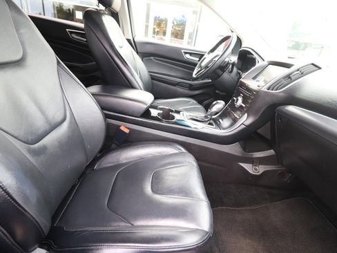 Used 2017 Ford Edge Titanium w/ Technology Package FWD image 12