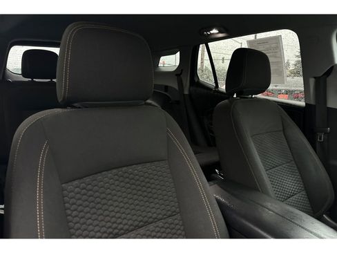 Used 2020 GMC Terrain SLE image 18