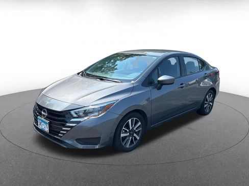 Used 2025 Nissan Versa SV FWD image 10