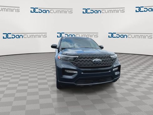 Used 2024 Ford Explorer XLT w/ Equipment Group 202A AWD/4WD image 3