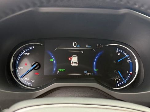 Used 2024 Toyota RAV4 SE image 16