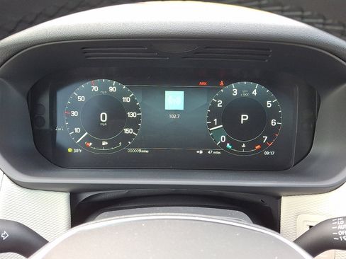 New 2026 Land Rover Discovery Limited Edition image 7