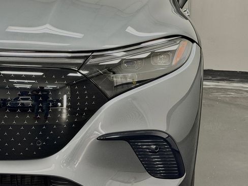 Certified 2023 Mercedes-Benz EQS 450+ 4MATIC SUV w/ Exclusive Trim Package image 8