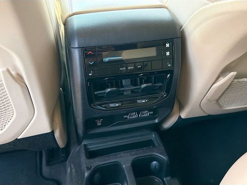 Used 2022 Jeep Grand Cherokee L Limited AWD/4WD image 20