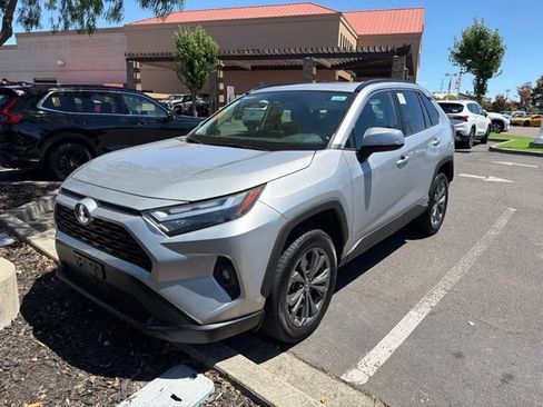 Used 2022 Toyota RAV4 XLE Premium AWD/4WD image 25