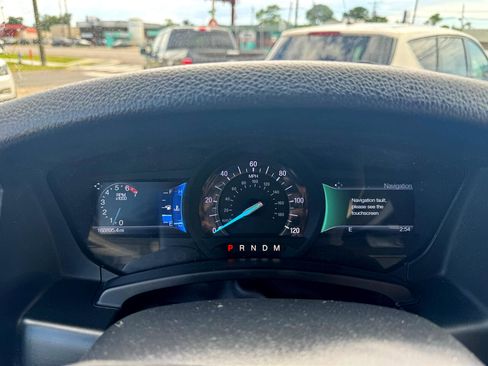 Used 2015 Ford Expedition XLT w/ Equipment Group 202A image 10