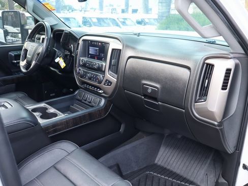 Used 2016 GMC Sierra 3500 Denali w/ Duramax Plus Package image 47