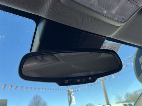 Certified 2022 Chevrolet Trax LT w/ LT Convenience Package image 33