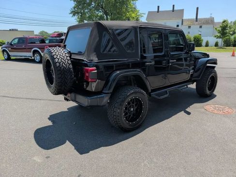 Used 2019 Jeep Wrangler Unlimited Sahara AWD/4WD image 11