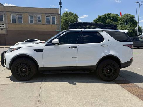 Used 2017 Land Rover Discovery HSE AWD/4WD image 8
