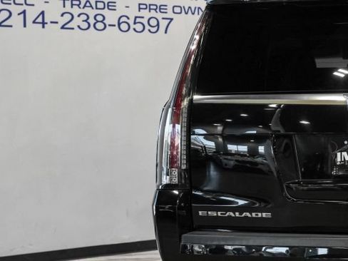Used 2020 Cadillac Escalade ESV Luxury RWD image 43