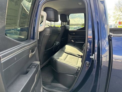 Used 2022 Toyota Tundra SR5 w/ SR5 Premium Package AWD/4WD image 31