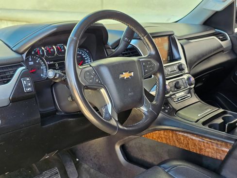 Used 2015 Chevrolet Suburban LTZ RWD image 10